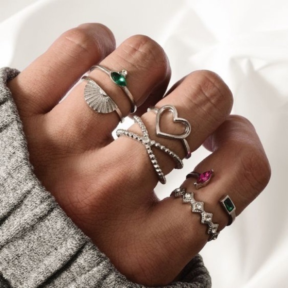 3/$30 🤍 Dainty Ring Set